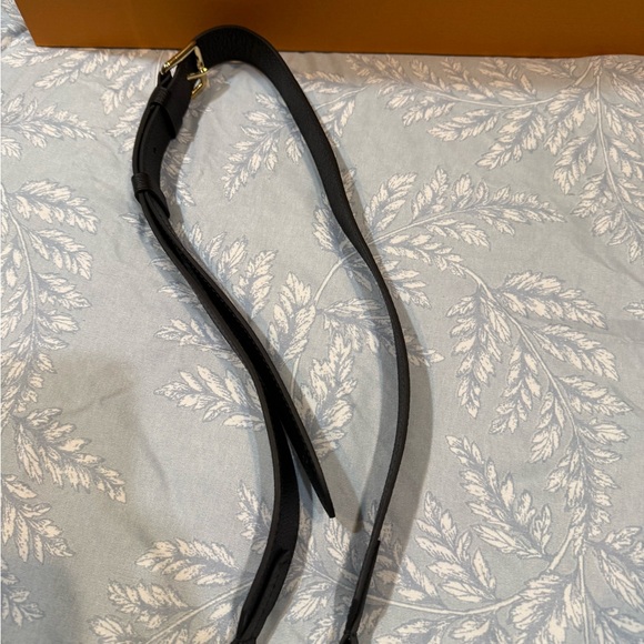 Louis Vuitton Black Monogram Shoulder Bag - Picture 4 of 6